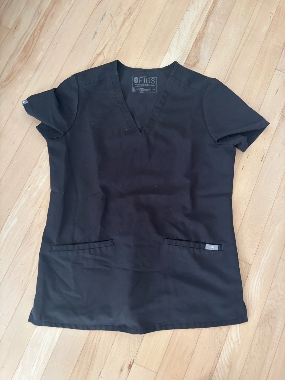 Figs Black V-Neck Short Sleeve Scrub Top